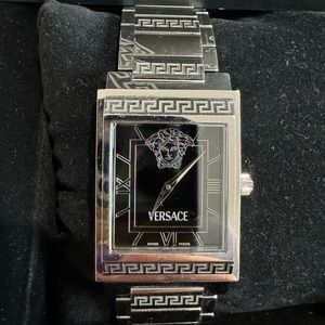Men’s Versace landmark watch  ILQ99. Rectangle, black dial, stainless steel